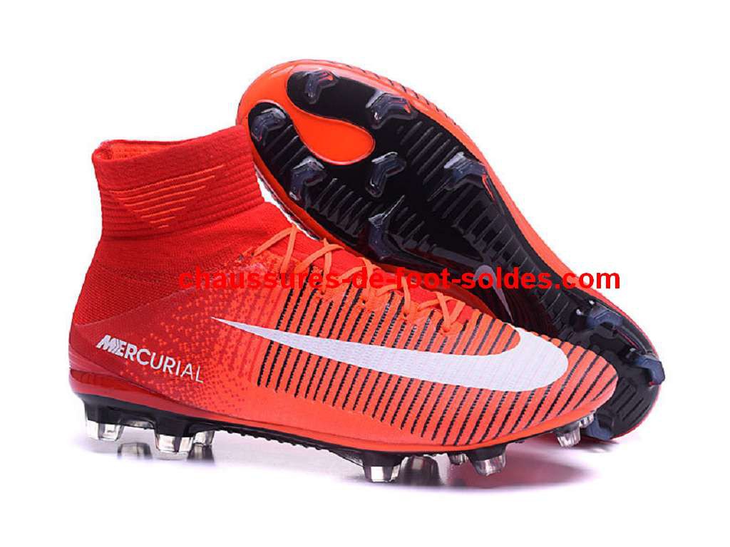 chaussure de foot rouge