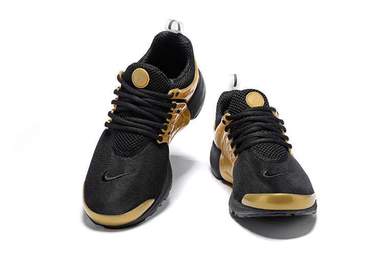 nike noir et dore